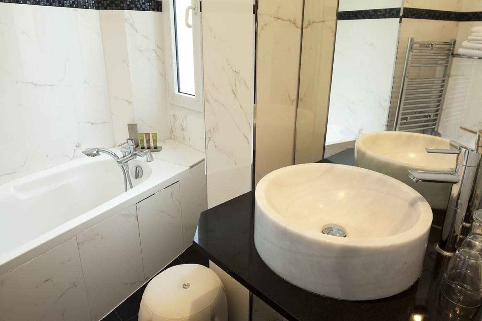 Hotel Riviera Elysees Paris Dış mekan fotoğraf