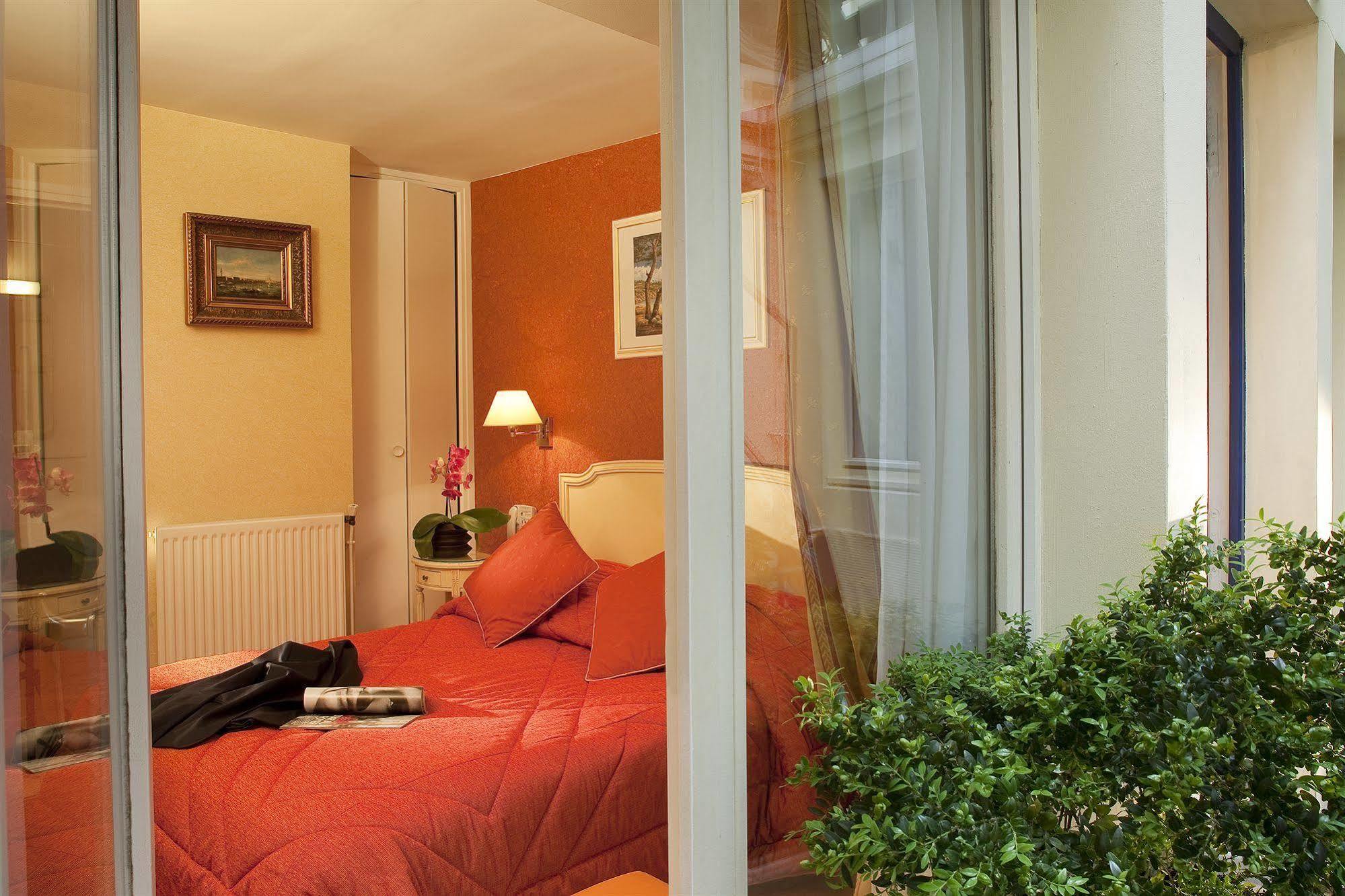 Hotel Riviera Elysees Paris Dış mekan fotoğraf